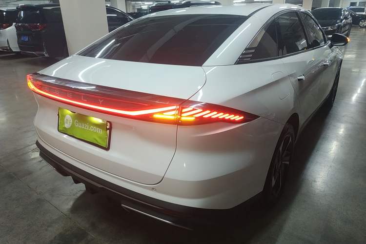 Used Geely Galaxy L6 2023 125km PLUS Rear Right 45 Deg