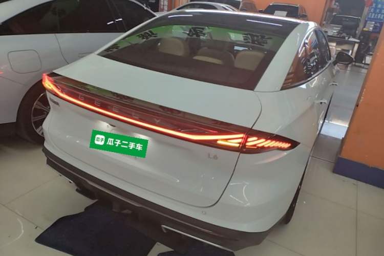 Used Geely Galaxy L6 2023 125km MAX Rear Right 45 Deg