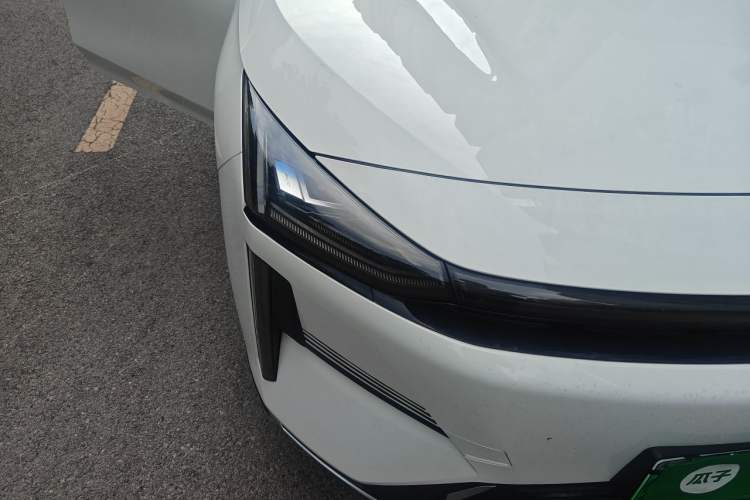 Used Geely Galaxy L6 2023 125km MAX Right Front Headlight