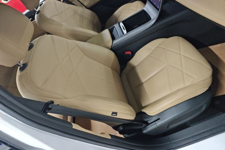 Used Geely Galaxy L6 2023 125km PLUS Right Front Seat