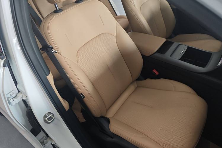 Used Geely Galaxy L6 2023 125km Starship Right Front Seat