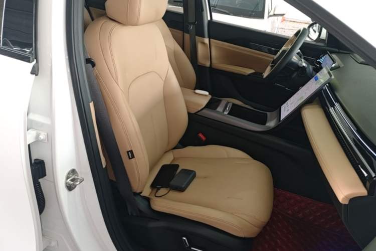 Used Geely Galaxy L6 2023 125km Starship Right Front Seat