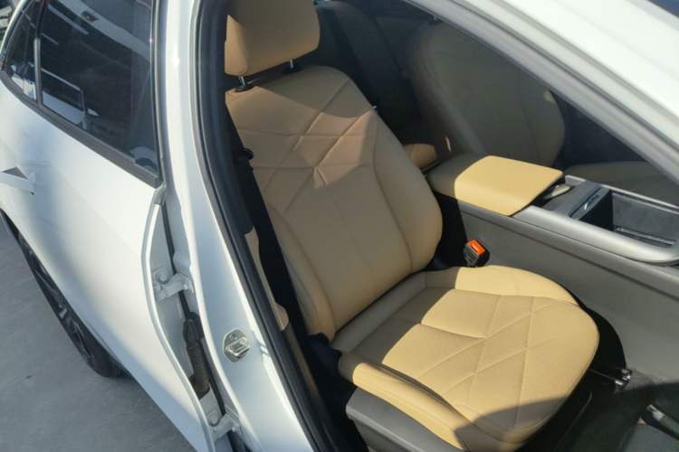Used Geely Galaxy L6 2023 60km PLUS Right Front Seat