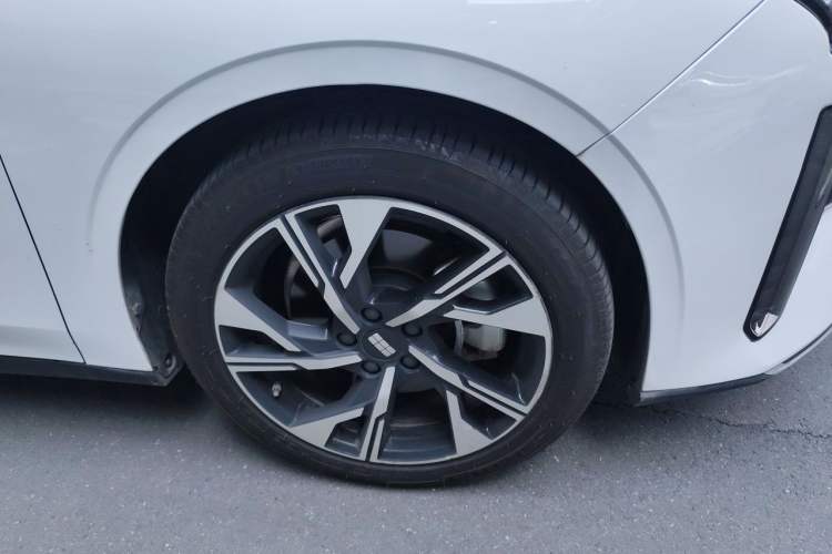 Used Geely Galaxy L6 2023 125km Starship Right Front Wheel Hub