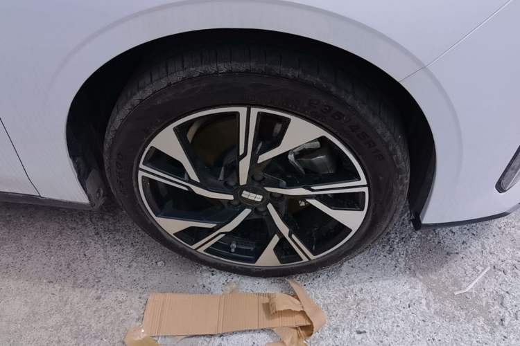 Used Geely Galaxy L6 2023 125km Starship Right Front Wheel Hub