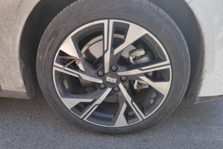 Used Geely Galaxy L6 2023 125km Starship Right Front Wheel Hub