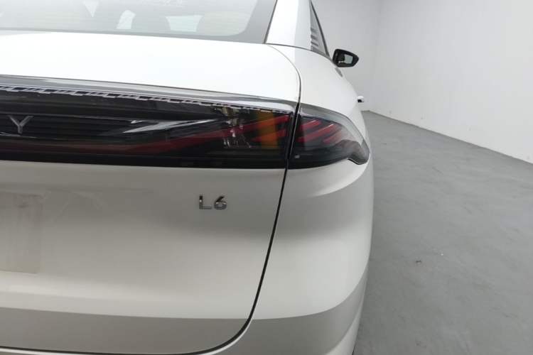 Used Geely Galaxy L6 2023 60km PLUS Right Rear Taillight