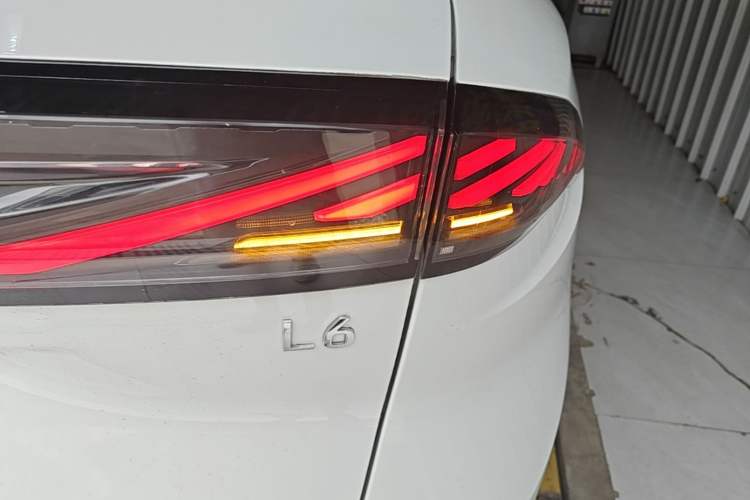 Used Geely Galaxy L6 2023 60km PLUS Right Rear Taillight