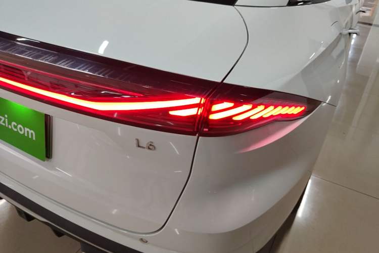 Used Geely Galaxy L6 2023 125km Starship Right Rear Taillight