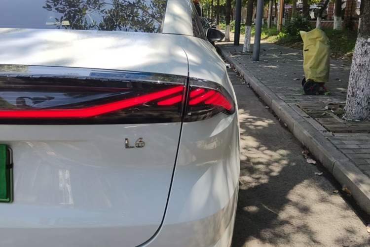 Used Geely Galaxy L6 2023 125km MAX Right Rear Taillight