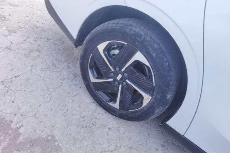 Used Geely Galaxy L6 2023 60km PLUS Right Rear Wheel Hub