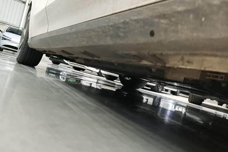 Used Geely Galaxy L6 2023 125km MAX Right Side Sill