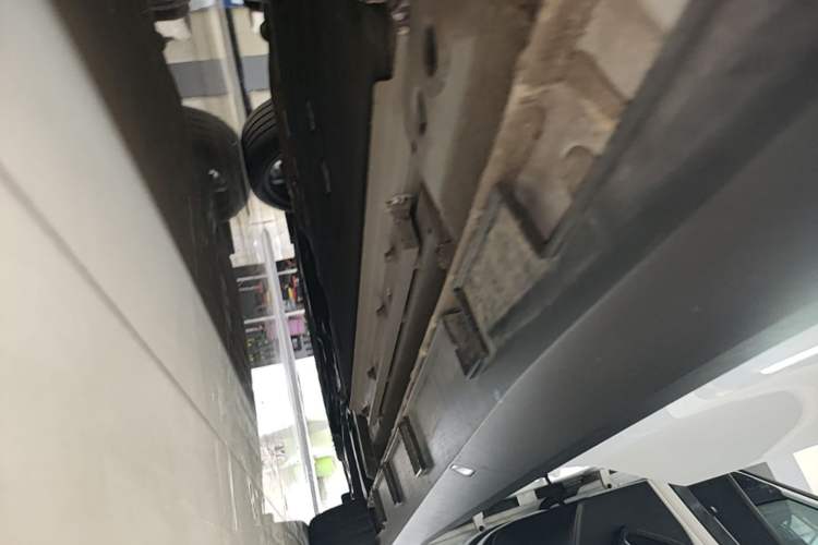 Used Geely Galaxy L6 2023 125km Starship Right Side Sill