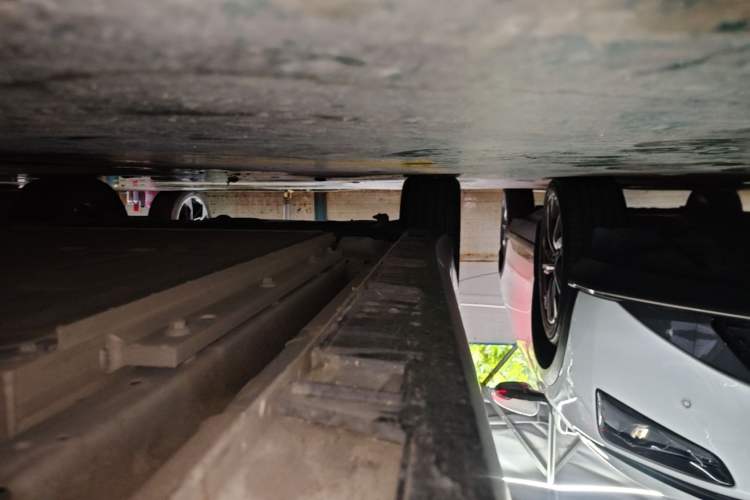 Used Geely Galaxy L6 2023 125km Starship Right Side Sill