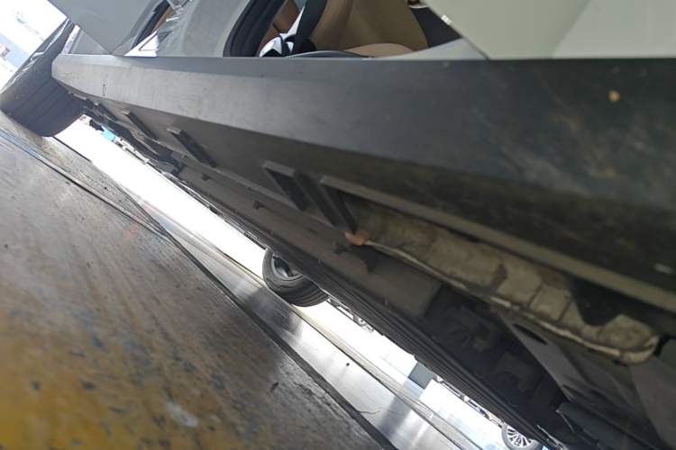 Used Geely Galaxy L6 2023 60km PLUS Right Side Sill
