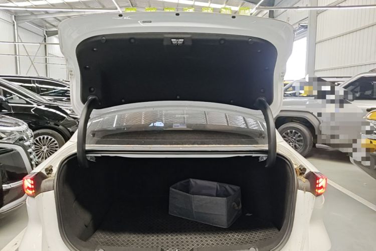Used Geely Galaxy L6 2023 125km MAX Trunk