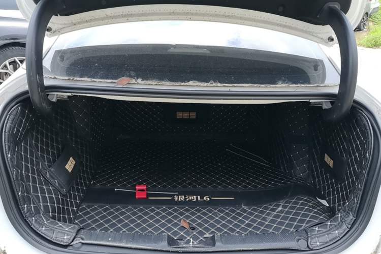 Used Geely Galaxy L6 2023 125km Starship Trunk