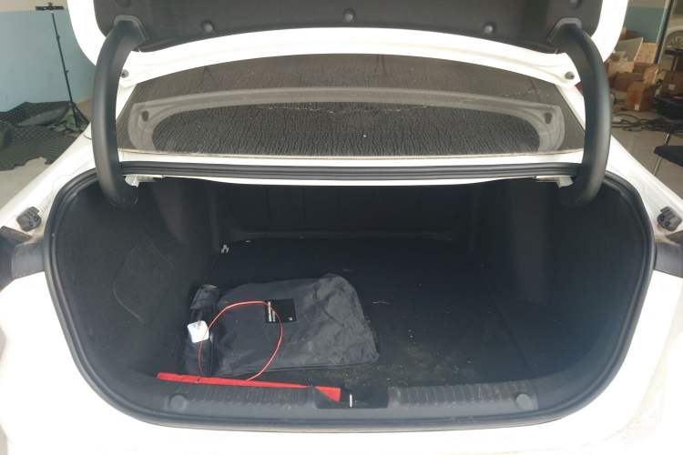 Used Geely Galaxy L6 2023 125km MAX Trunk