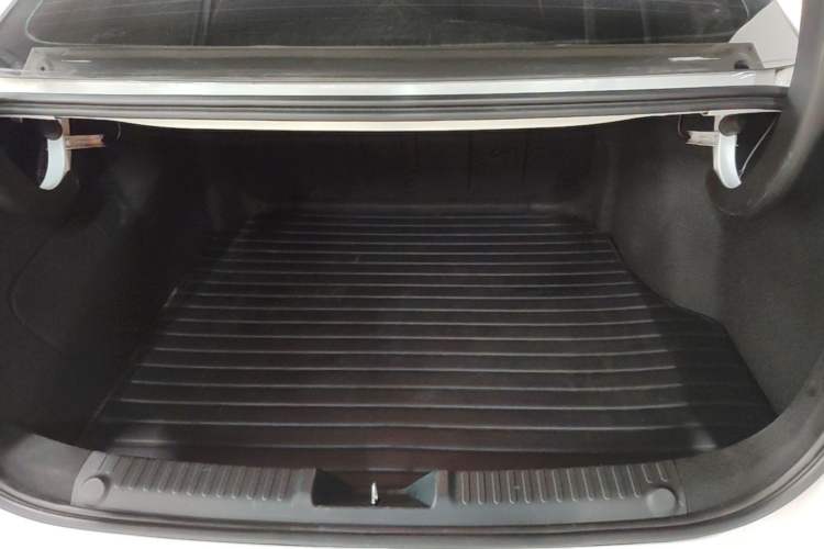 Used Geely Galaxy L6 2023 125km Starship Trunk