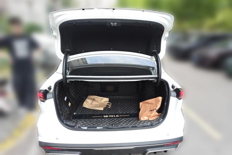 Used Geely Galaxy L6 2023 125km MAX Trunk