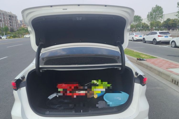 Used Geely Galaxy L6 2023 125km Starship Trunk