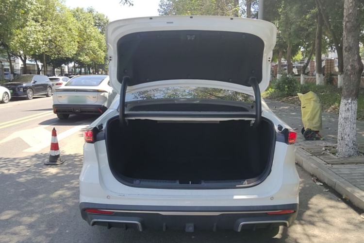 Used Geely Galaxy L6 2023 125km MAX Trunk