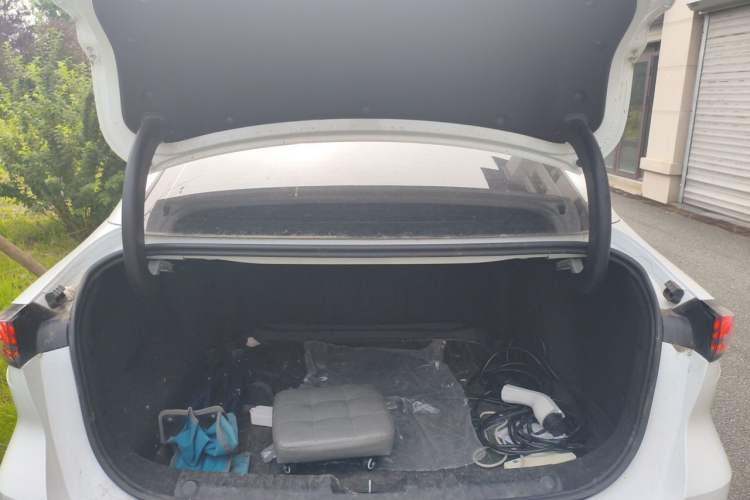Used Geely Galaxy L6 2023 60km PLUS Trunk