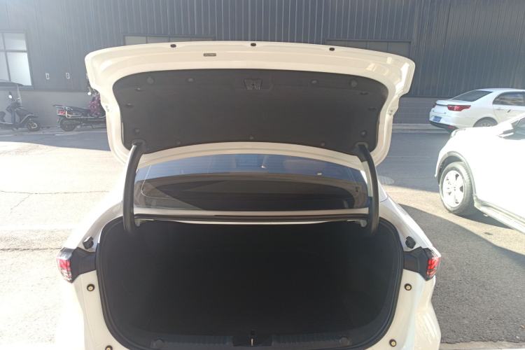 Used Geely Galaxy L6 2023 125km MAX Trunk