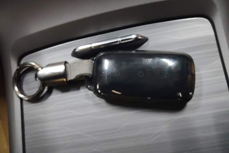 Used Geely Galaxy L6 2023 125km Starship Vehicle Key