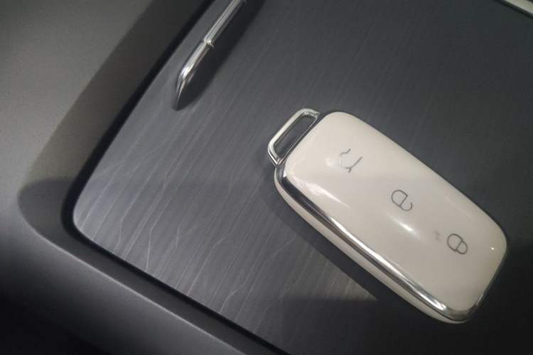 Used Geely Galaxy L6 2023 125km Starship Vehicle Key