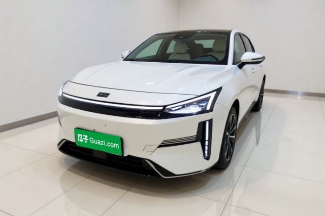 Geely Galaxy L6 2023 125km MAX de segunda mano