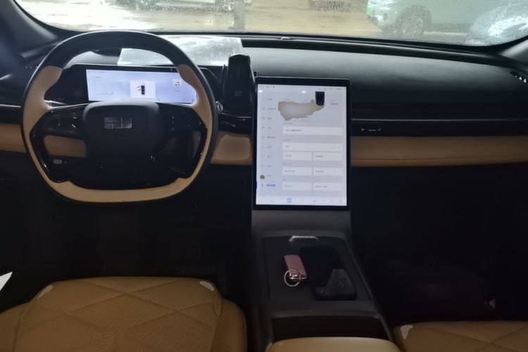 Used Geely Galaxy L6 2024 125km PLUS Dragon Edition Center Console