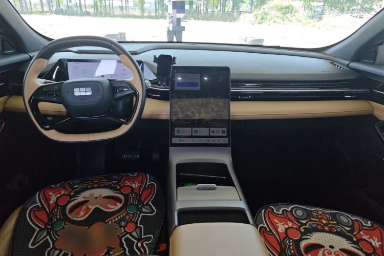 Used Geely Galaxy L6 2024 125km PLUS Dragon Edition Center Console