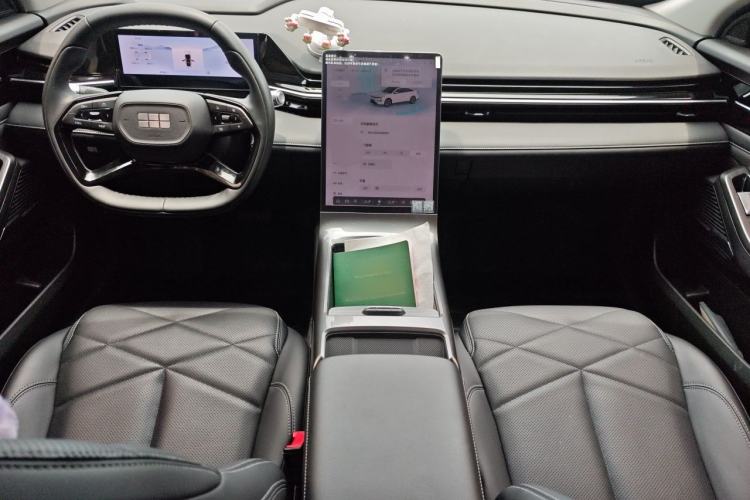 Used Geely Galaxy L6 2024 125km PLUS Dragon Edition Center Console