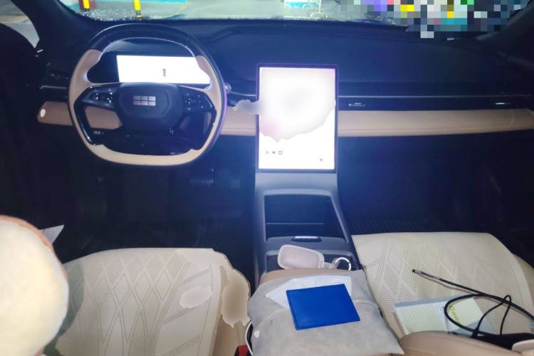 Used Geely Galaxy L6 2024 125km PLUS Dragon Edition Center Console