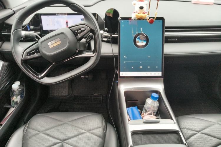 Used Geely Galaxy L6 2024 125km PLUS Dragon Edition Center Console