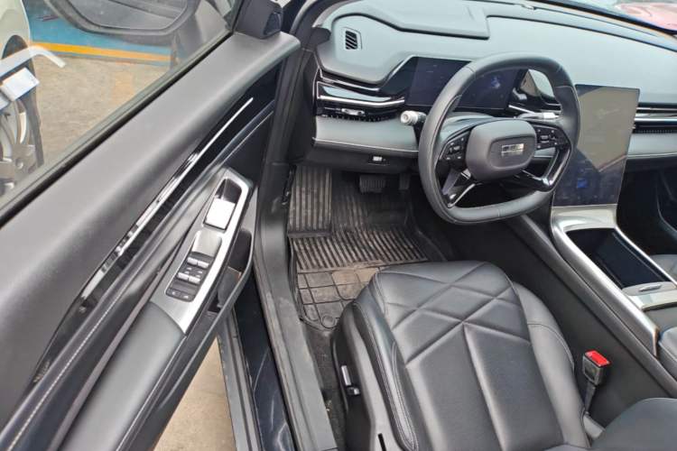 Used Geely Galaxy L6 2024 125km PLUS Dragon Edition Driver Seat
