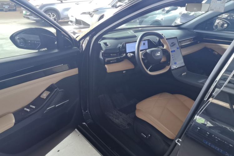 Used Geely Galaxy L6 2024 125km PLUS Dragon Edition Driver Seat