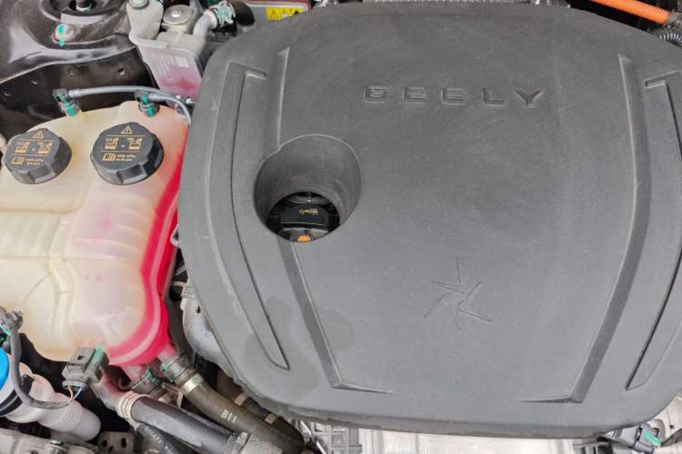 Used Geely Galaxy L6 2024 125km PLUS Dragon Edition Engine Bay Left