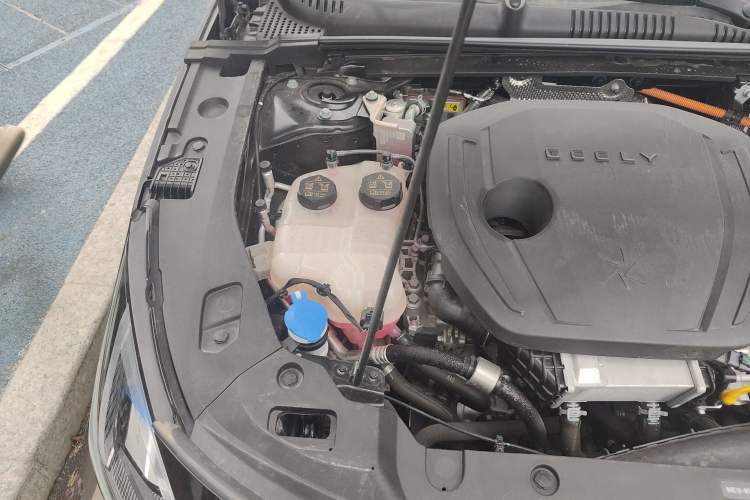 Used Geely Galaxy L6 2024 125km PLUS Dragon Edition Engine Bay Right