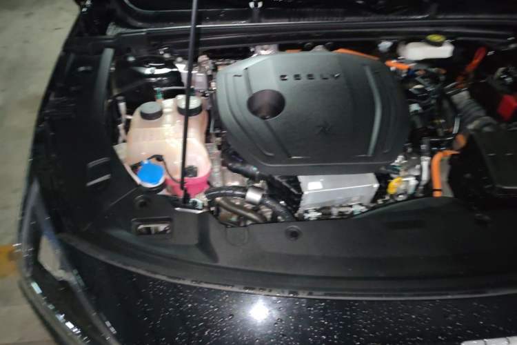 Used Geely Galaxy L6 2024 125km PLUS Dragon Edition Engine Bay Right