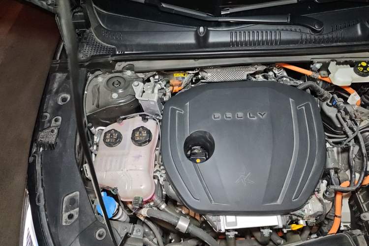 Used Geely Galaxy L6 2024 125km PLUS Dragon Edition Engine Bay Right