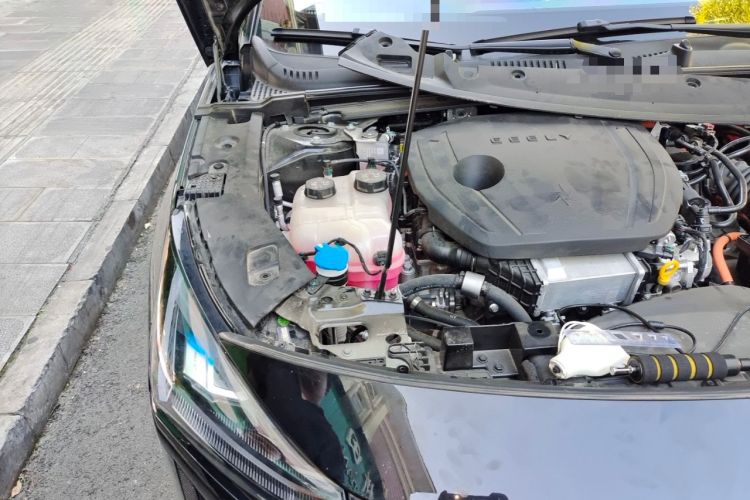 Used Geely Galaxy L6 2024 125km PLUS Dragon Edition Engine Bay Right