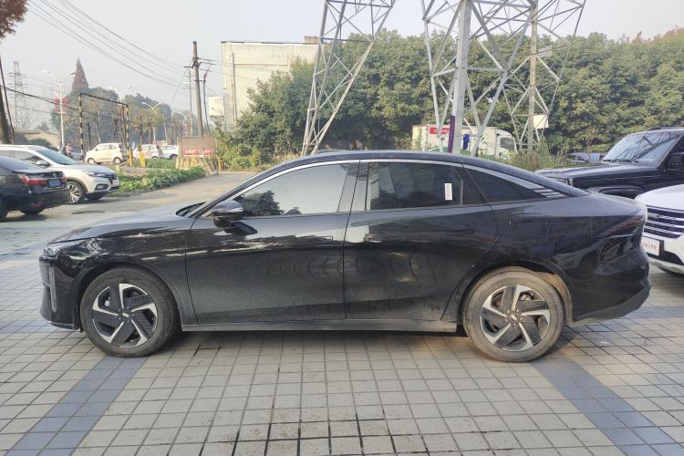 Used Geely Galaxy L6 2024 125km PLUS Dragon Edition Exterior 3
