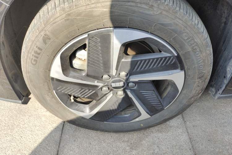 Used Geely Galaxy L6 2024 125km PLUS Dragon Edition Exterior 7