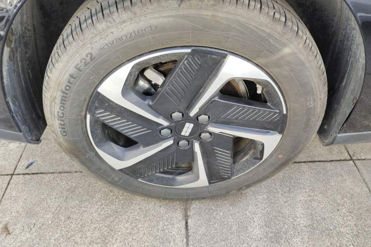 Used Geely Galaxy L6 2024 125km PLUS Dragon Edition Exterior 8