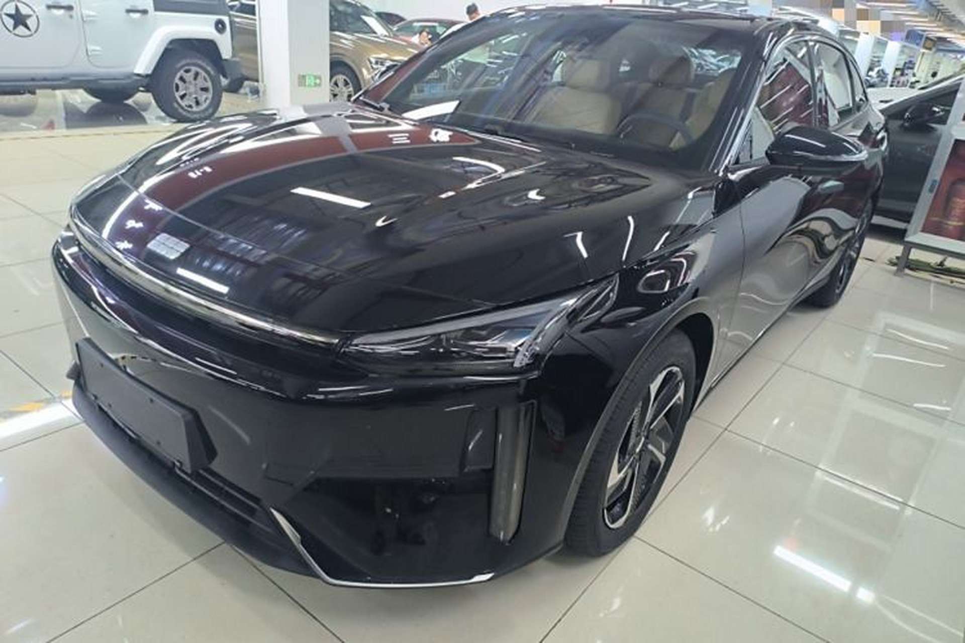 Used Geely Galaxy L6 2024 125km PLUS Dragon Edition Front Left 45 Deg
