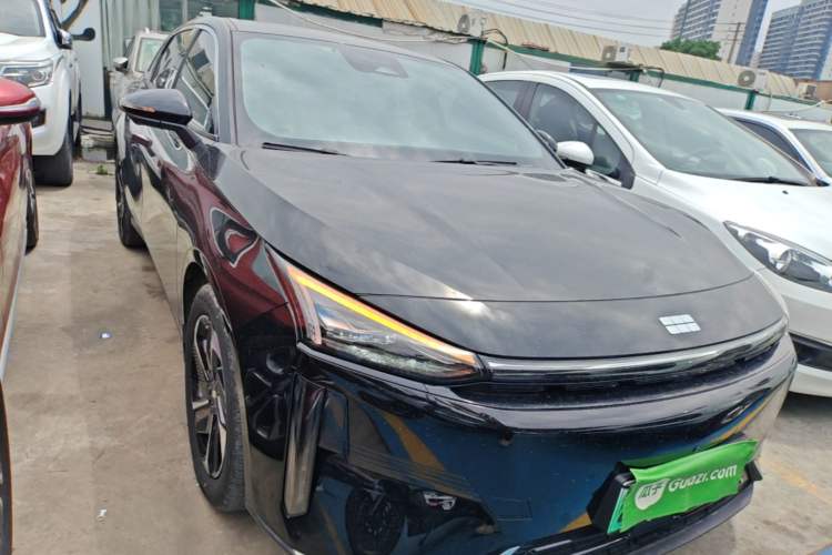Used Geely Galaxy L6 2024 125km PLUS Dragon Edition Front Right 45 Deg