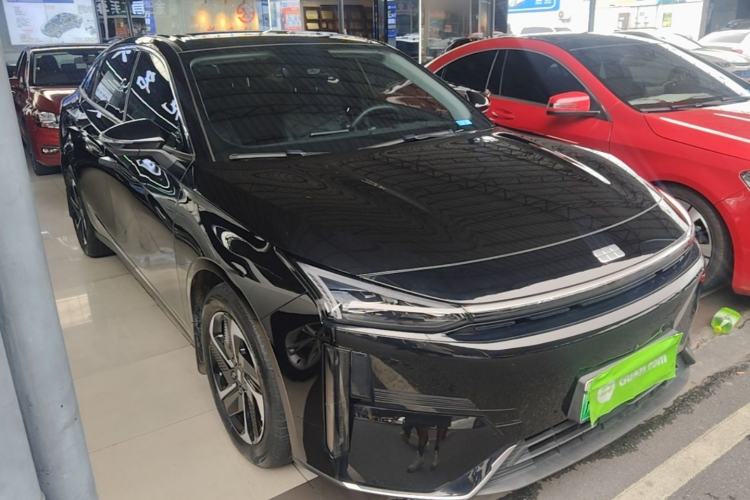 Used Geely Galaxy L6 2024 60km PLUS Dragon Edition Front Right 45 Deg