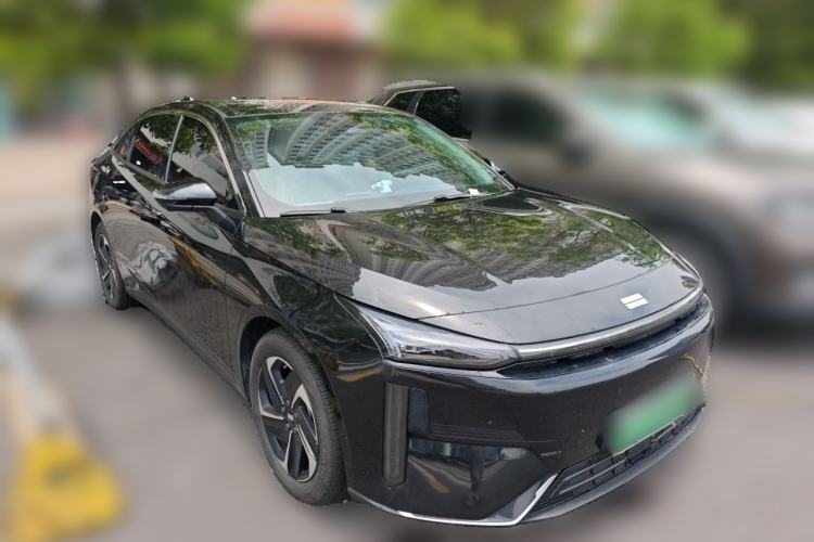Used Geely Galaxy L6 2024 125km PLUS Dragon Edition Front Right 45 Deg